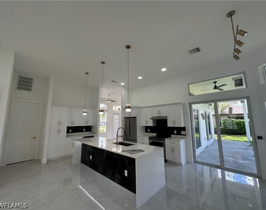 2220 Se 18th Avenue - Photo Thumbnail 15