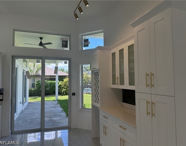 2220 Se 18th Avenue - Photo Thumbnail 12
