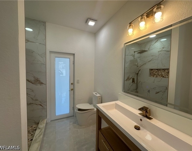 2220 Se 18th Avenue - Photo Thumbnail 14
