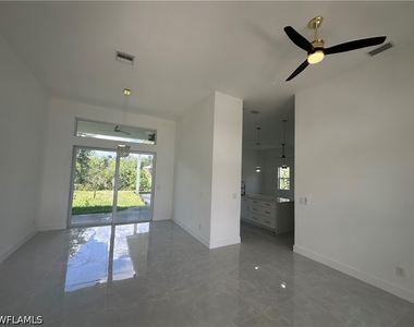 2220 Se 18th Avenue - Photo Thumbnail 5