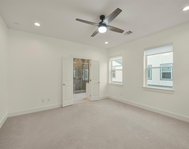 760 W Donovan Street - Photo Thumbnail 16
