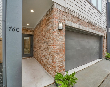 760 W Donovan Street - Photo Thumbnail 2