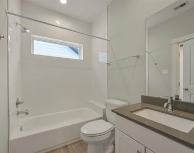 760 W Donovan Street - Photo Thumbnail 24