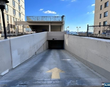 160 Overlook - Photo Thumbnail 13