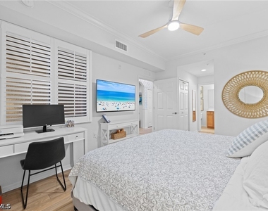 9715 Acqua Court - Photo Thumbnail 11