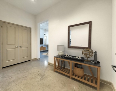 2700 Brazos Street - Photo Thumbnail 3