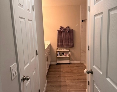 237 Narcissus Avenue S - Photo Thumbnail 4