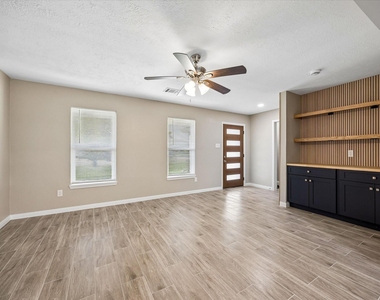 4315 Kelling Street - Photo Thumbnail 6