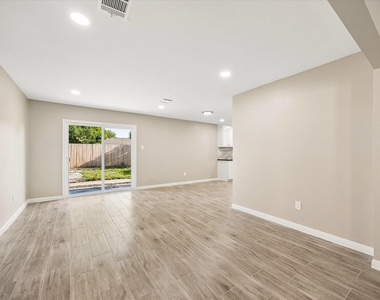 4315 Kelling Street - Photo Thumbnail 8