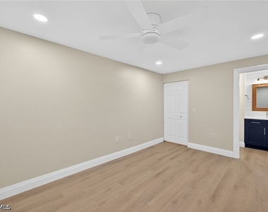 20341 Estero Gardens Circle - Photo Thumbnail 11