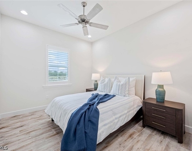 7018 Saona Court - Photo Thumbnail 8