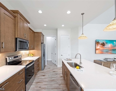 7018 Saona Court - Photo Thumbnail 4