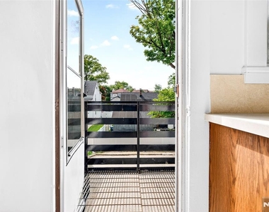 825 Main - Photo Thumbnail 21