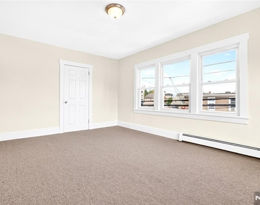 825 Main - Photo Thumbnail 28