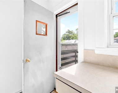 825 Main - Photo Thumbnail 20