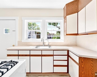 825 Main - Photo Thumbnail 13