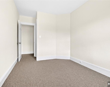 825 Main - Photo Thumbnail 33