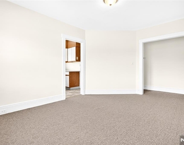 825 Main - Photo Thumbnail 12