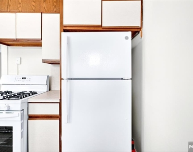 825 Main - Photo Thumbnail 19