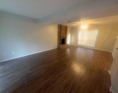 2222 Riverford Drive - Photo Thumbnail 4