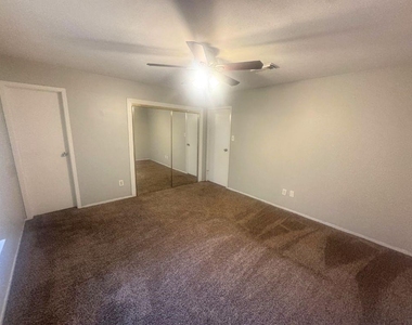 2222 Riverford Drive - Photo Thumbnail 10