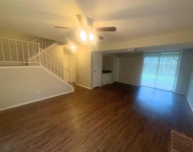 2222 Riverford Drive - Photo Thumbnail 3