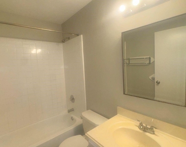 2222 Riverford Drive - Photo Thumbnail 17