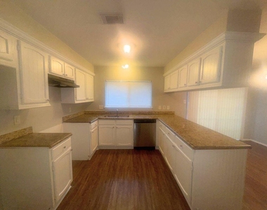 2222 Riverford Drive - Photo Thumbnail 5