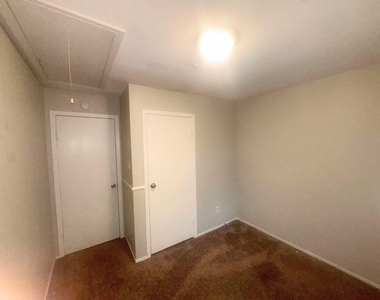 2222 Riverford Drive - Photo Thumbnail 15