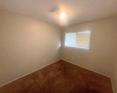 2222 Riverford Drive - Photo Thumbnail 14