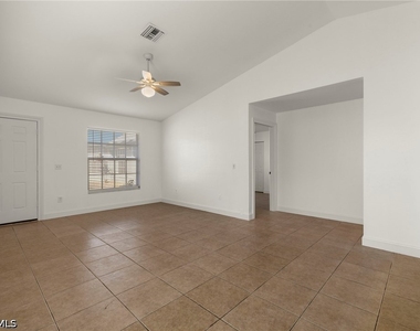 6254 Vista Garden Way - Photo Thumbnail 2