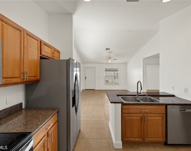 6254 Vista Garden Way - Photo Thumbnail 11
