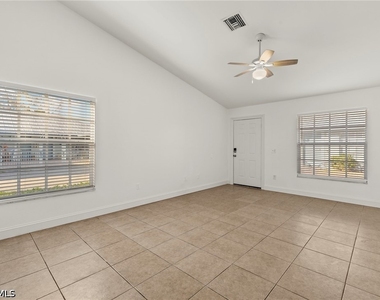 6254 Vista Garden Way - Photo Thumbnail 5