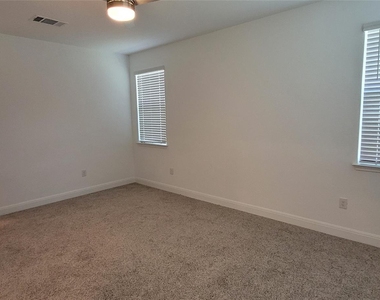 18001 Santa Croce Drive - Photo Thumbnail 12