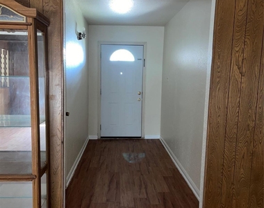 2215 Winter Bay Lane - Photo Thumbnail 7