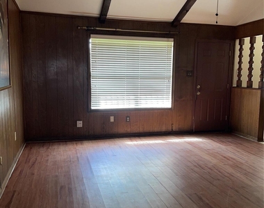 2215 Winter Bay Lane - Photo Thumbnail 5