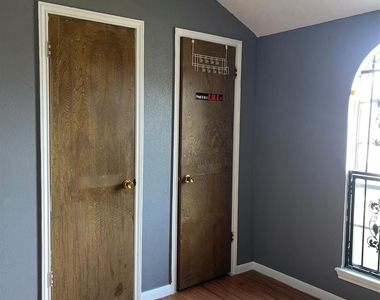 2215 Winter Bay Lane - Photo Thumbnail 10