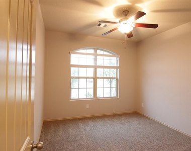 20419 Newcastle Ridge Lane - Photo Thumbnail 8