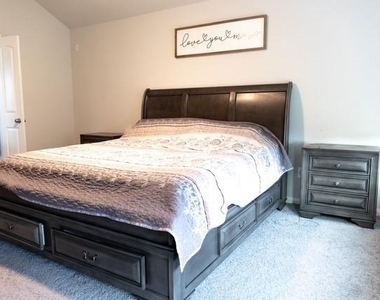249 Crestview Dr Drive - Photo Thumbnail 2