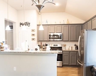 249 Crestview Dr Drive - Photo Thumbnail 5