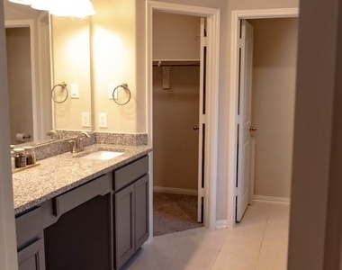 249 Crestview Dr Drive - Photo Thumbnail 7