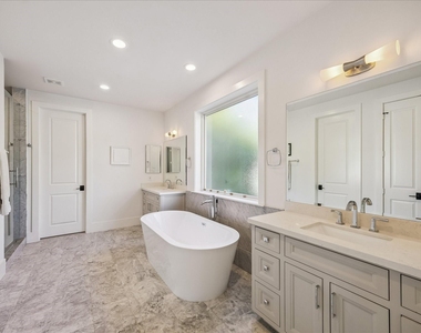 3020 University Boulevard - Photo Thumbnail 12