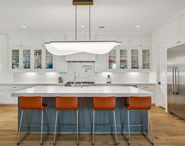 3020 University Boulevard - Photo Thumbnail 2