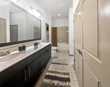 306 Mc Gowen Street - Photo Thumbnail 6