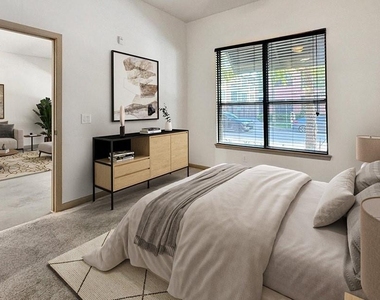 306 Mc Gowen Street - Photo Thumbnail 4