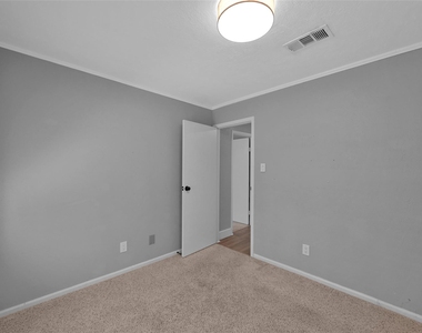 14 E Wandering Oak Drive - Photo Thumbnail 17