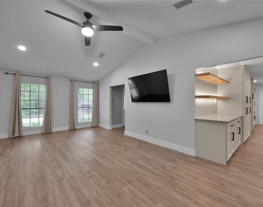14 E Wandering Oak Drive - Photo Thumbnail 33