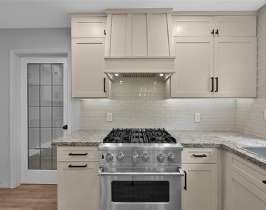 14 E Wandering Oak Drive - Photo Thumbnail 39