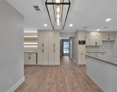 14 E Wandering Oak Drive - Photo Thumbnail 35