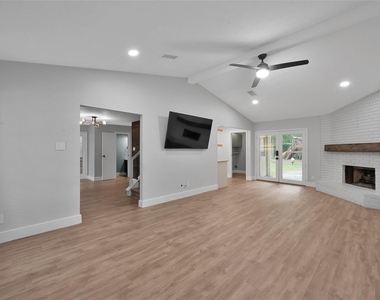 14 E Wandering Oak Drive - Photo Thumbnail 32